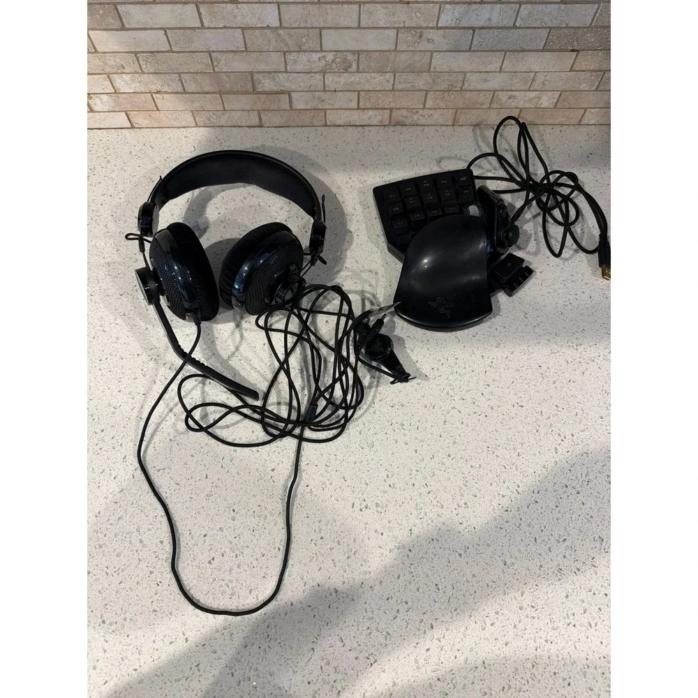 Razer Carcharias Gaming Headset Black Over Ear PC‎